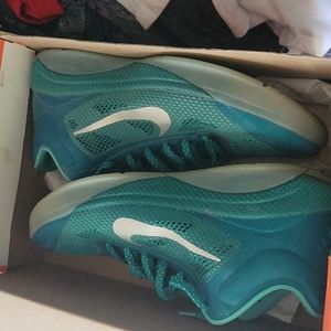 Men Nike Zoom Hyperfuse Low